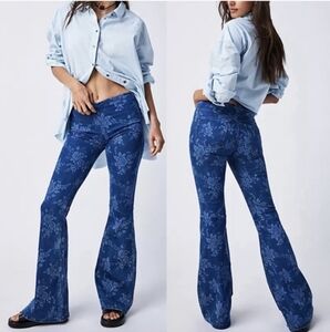 Free People Floral Blue Flare Jeans Women's 31 Blue Stretch Denim Pants